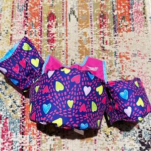 Small Speedo child/toddler Swim Float with shoulder straps and back buckle